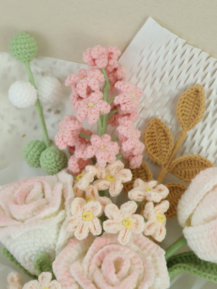 Quicksand Cream Crochet Flower Bouquet