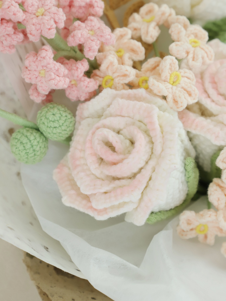 Quicksand Cream Crochet Flower Bouquet
