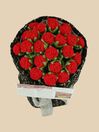 Fleurs au crochet de roses rouges pour toujours